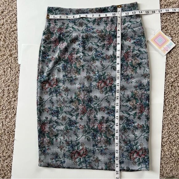LulaRoe Cassie Floral Gray Pencil Skirt NWT Size M - Picture 6 of 11